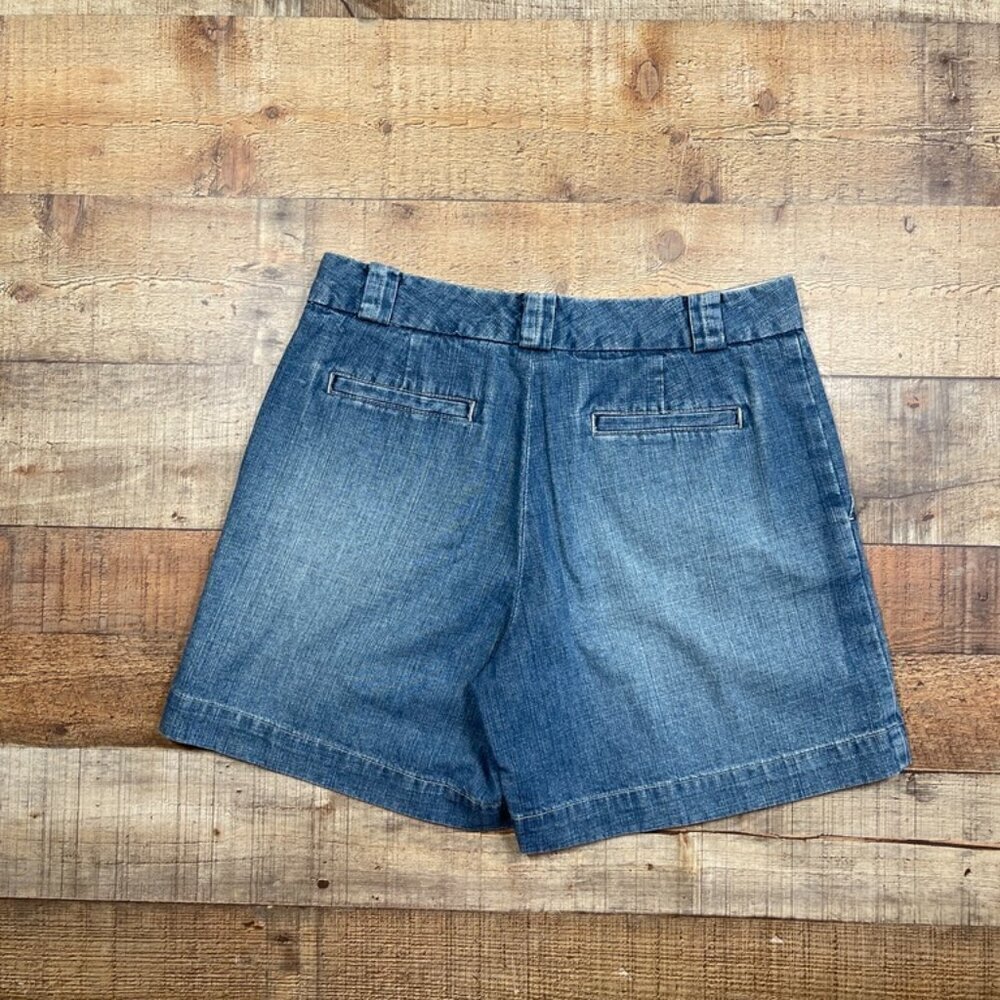 Women's GAP Blue Denim Flat Front Shorts size 2 - Picture 4 of 4
